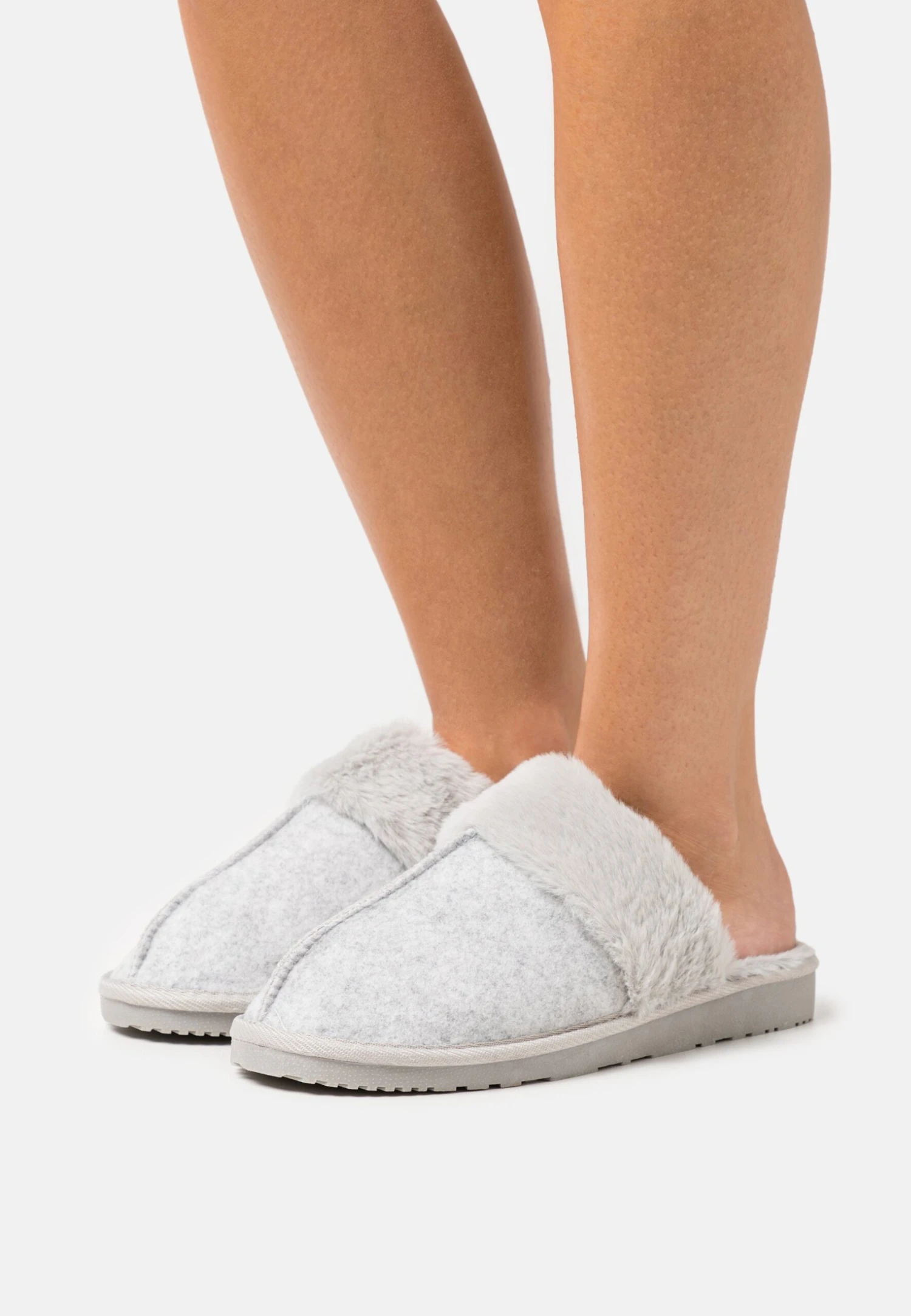 Pier One Pantuflas - Grey 1 Pier One Pantuflas - Grey