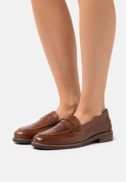 Pier One Leather - Mocasines - Brown