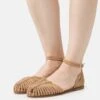 Pier One Leather- Sandalias - Beige
