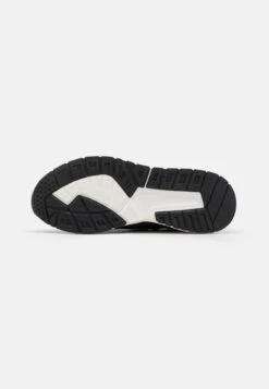 Pier One Unisex - Zapatillas - Black -StepStyle 631ed858c07d492fab7852eeec4dc5a9