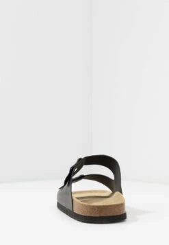 Pier One Unisex - Pantuflas - Black 12 Pier One Unisex - Pantuflas - Black -StepStyle 6792cddf649c4c73afdf1fc19e95f07f