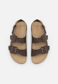 Pier One Unisex - Sandalias - Dark Brown -StepStyle a689817c07e34f47aa63a98de89f094a